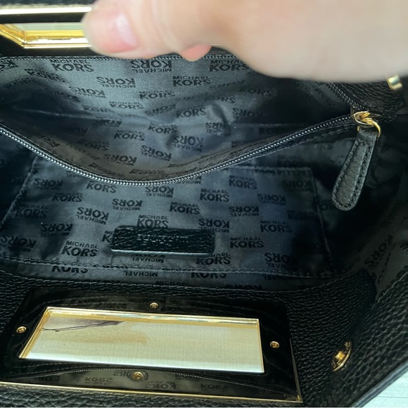 Michael Kors Pebble Leather Clutch Bag - Picture 13 of 14